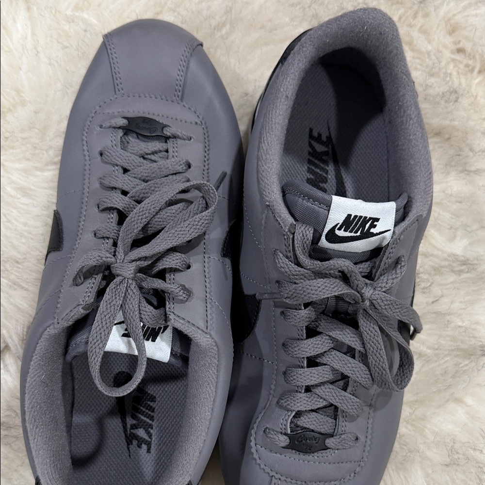 Nike Men's Charcoal Sneakers